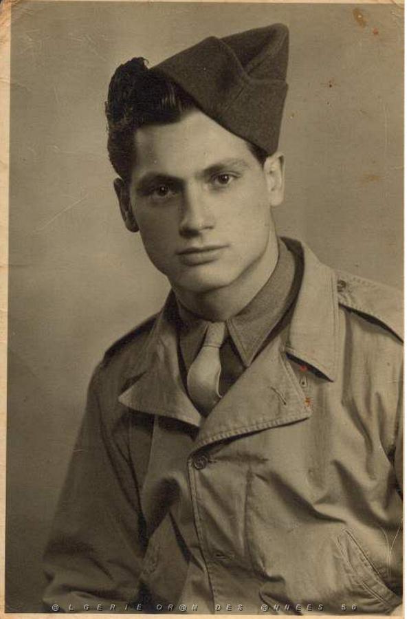 LES PARENTSPAPA 1945.JPG